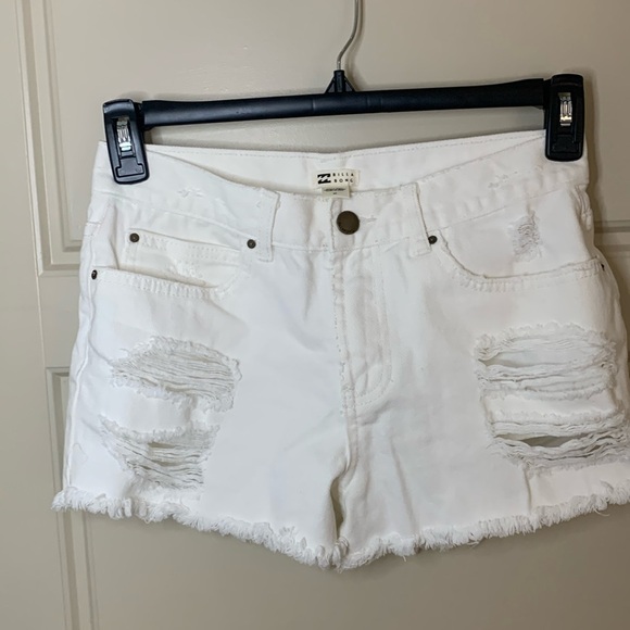 Billabong Pants - Billabong Size 26  Women’s white jeans shorts